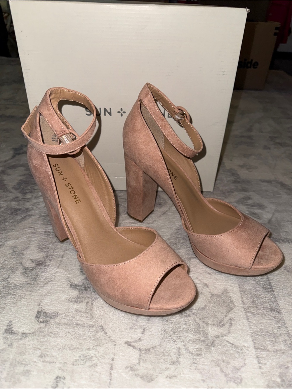 NIB- Sun & Stone - Rose Heels
